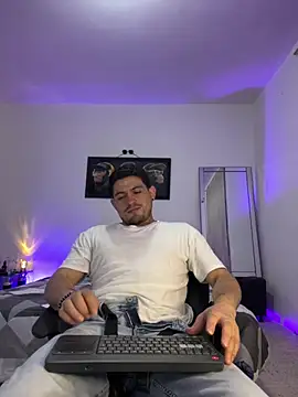 williamsmiiths16 online show from May 2026 12:47:02 AM