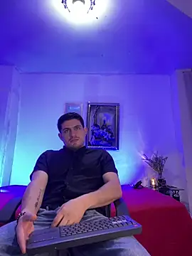 williamsmiiths16 online show from April 2026 11:36:01 AM