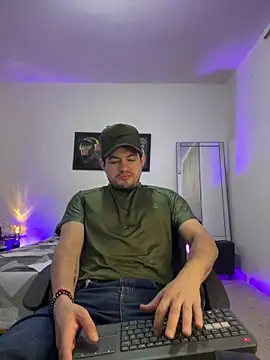 williamsmiiths16 online show from May 2026 11:57:01 AM