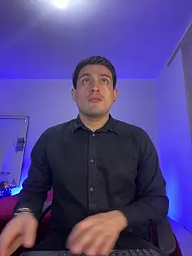 williamsmiiths16 online show from April 2026 11:39:01 AM