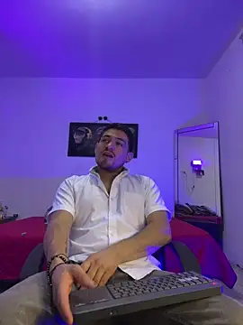 williamsmiiths16 online show from June 2026 11:26:01 AM