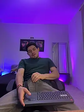 williamsmiiths16 online show from May 2026 10:46:02 AM