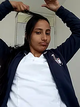 Vera Luna  online show from December 2025 01:44:02 PM