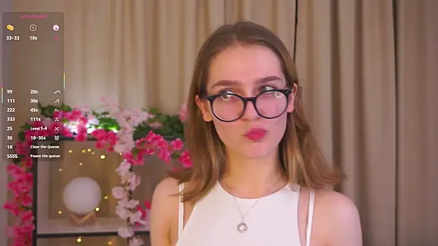 NyraKiss online show from December 2025 08:25:01 PM