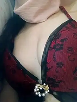 Snapshot of Almas-arabic chatting on April 2026 01:24:02 PM Almas-arabic online show from April 2026 01:24:02 PM