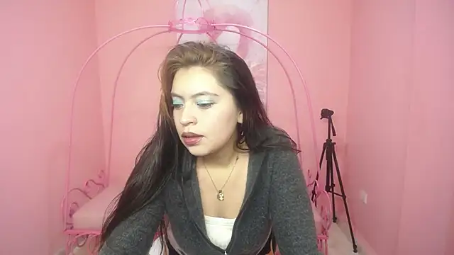 Anabeell  online show from December 2025 01:39:01 PM