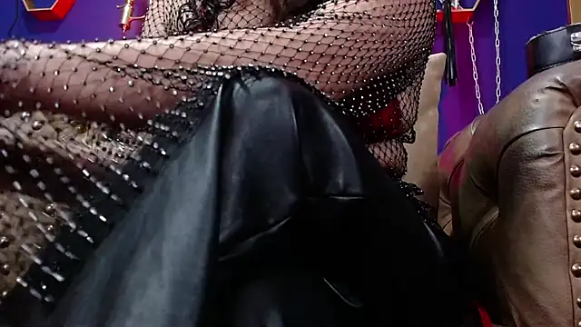 LunaTikka online show from January 2026 01:20:01 AM