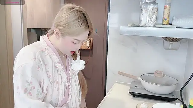 Star-XinX online show from March 2026 07:59:02 AM