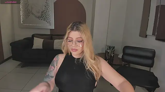 MadisonKane online show from November 2025 12:27:01 PM