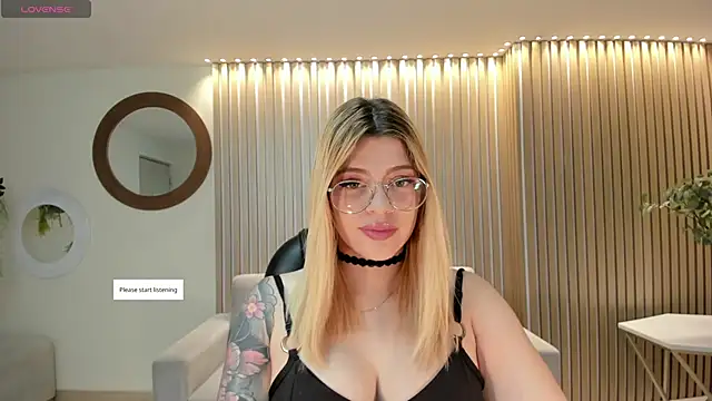 MadisonKane online show from April 2026 11:29:02 AM
