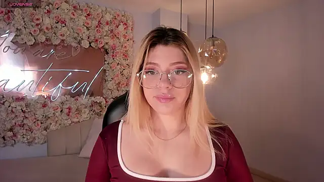 MadisonKane online show from May 2026 11:13:02 AM