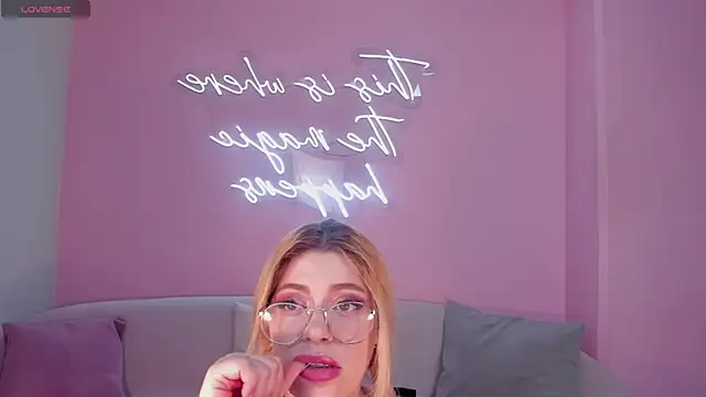 MadisonKane online show from March 2026 11:32:01 AM