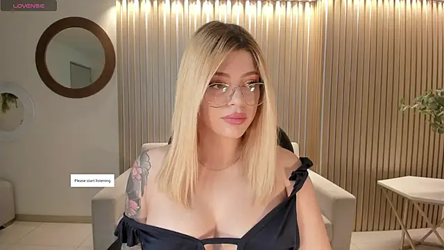 MadisonKane online show from April 2026 11:23:02 AM