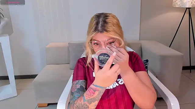 MadisonKane online show from November 2025 11:26:02 AM