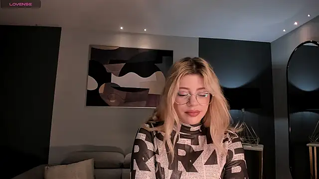 MadisonKane online show from November 2025 11:14:01 AM