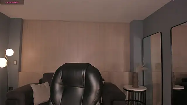 MadisonKane online show from April 2026 11:25:02 AM