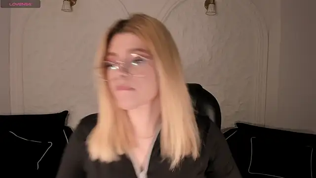 MadisonKane online show from April 2026 11:06:02 AM