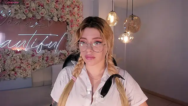 MadisonKane online show from May 2026 11:14:01 AM