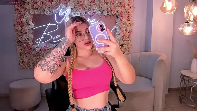 MadisonKane online show from March 2026 11:25:01 AM