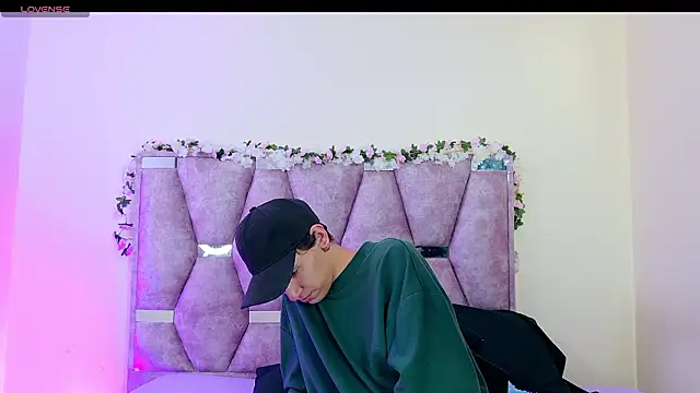 iris and damian online show from March 2026 05:17:02 PM