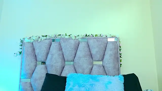 iris and damian online show from February 2026 04:16:02 PM