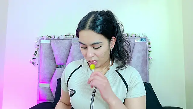 iris and damian online show from April 2026 05:19:01 PM