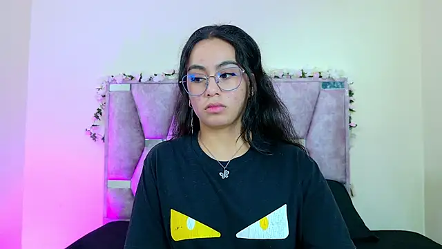 iris and damian online show from April 2026 06:10:01 PM