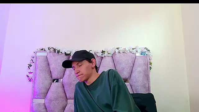 iris and damian online show from March 2026 05:19:01 PM