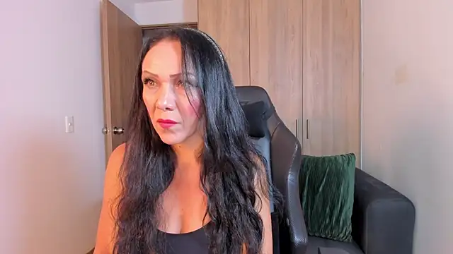 Cleoember  online show from April 2026 04:49:01 AM