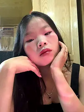 Snapshot of Heni-a chatting on December 2025 06:34:02 AM Heni-a online show from December 2025 06:34:02 AM