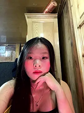 Snapshot of Heni-a chatting on December 2025 02:21:01 AM Heni-a online show from December 2025 02:21:01 AM