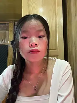 Snapshot of Heni-a chatting on December 2025 02:38:01 AM Heni-a online show from December 2025 02:38:01 AM