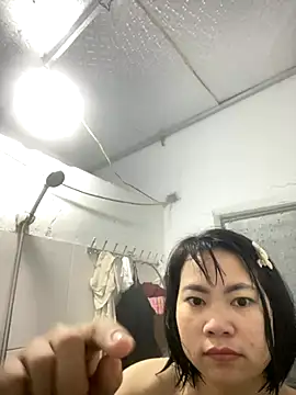 Chew candy online show from December 2025 03:33:01 PM