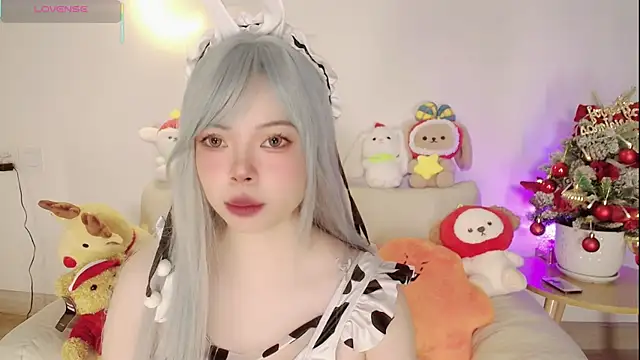 Miyeoonn online show from December 2025 01:10:02 AM