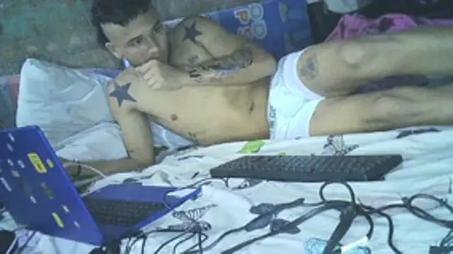 modeloxtz online show from February 2026 12:07:02 AM