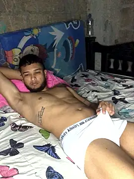 modeloxtz online show from January 2026 05:20:01 PM