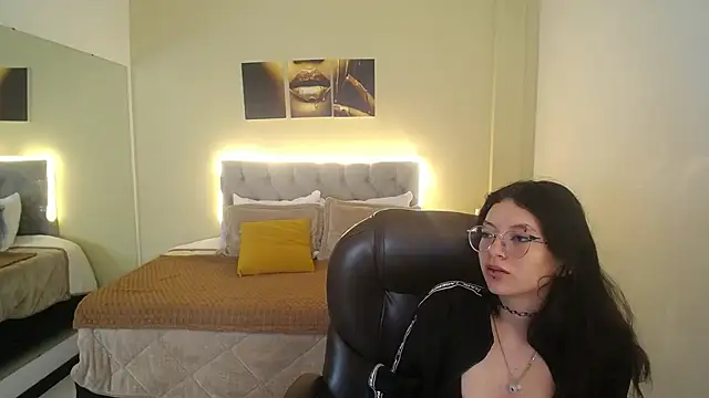 Eros Nyx  online show from December 2025 03:55:01 AM