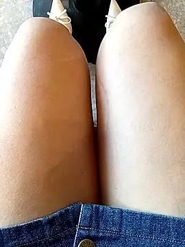 Baby-Linh online show from January 2026 03:10:02 AM