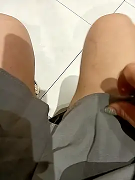 Baby-Linh online show from December 2025 04:28:01 AM