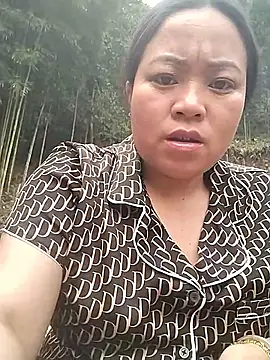 Snapshot of AlilaK2 chatting on February 2026 03:05:01 AM AlilaK2 online show from February 2026 03:05:01 AM