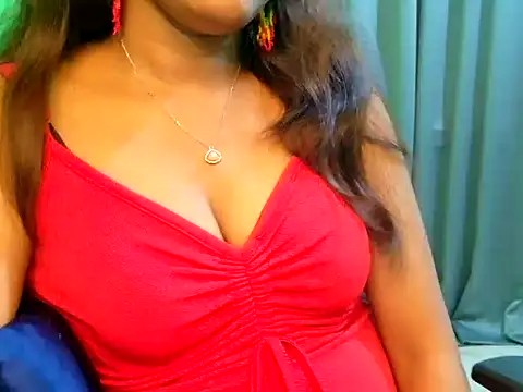 Snapshot of Spit_queenC_for_you chatting on July 2026 11:33:01 AM Spit queenC for you online show from July 2026 11:33:01 AM