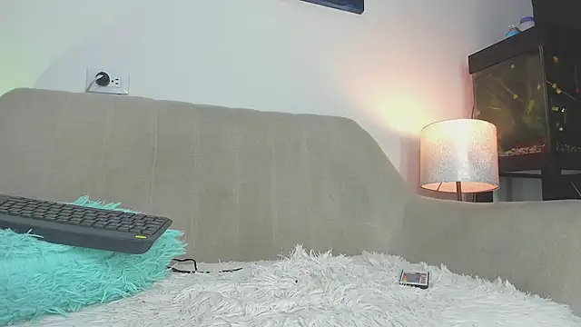 Snapshot of drakomilck chatting on December 2025 05:11:01 AM drakomilck online show from December 2025 05:11:01 AM