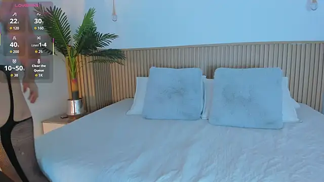 Lily Cole27 online show from December 2025 11:45:01 AM