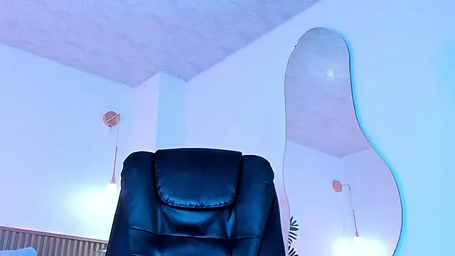 Lily Cole27 online show from February 2026 11:29:02 AM