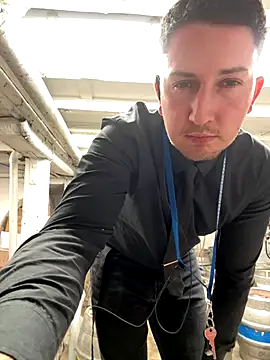 dirtyanal23 online show from December 2025 10:32:01 PM