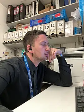 dirtyanal23 online show from April 2026 06:12:01 PM