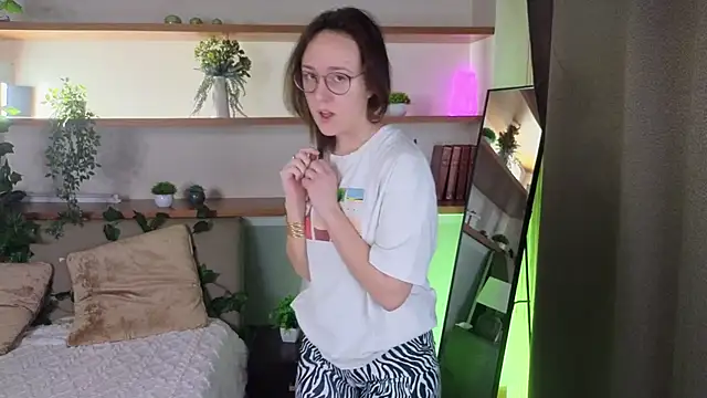 Snapshot of ChongFefer chatting on December 2025 01:10:01 AM ChongFefer online show from December 2025 01:10:01 AM