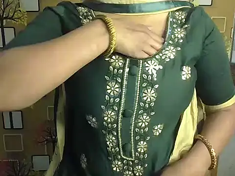 Hotty Suzuka online show from December 2025 04:50:02 AM