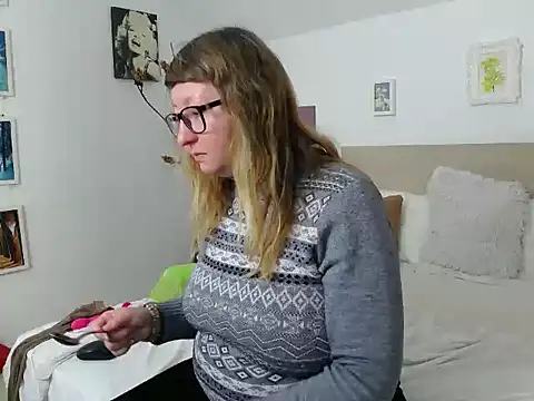 OlgaPavlova online show from April 2026 12:44:01 PM