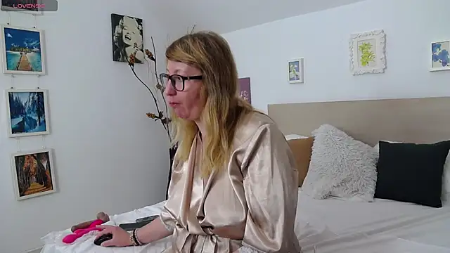 Snapshot of OlgaPavlova chatting on December 2025 03:48:01 PM OlgaPavlova online show from December 2025 03:48:01 PM